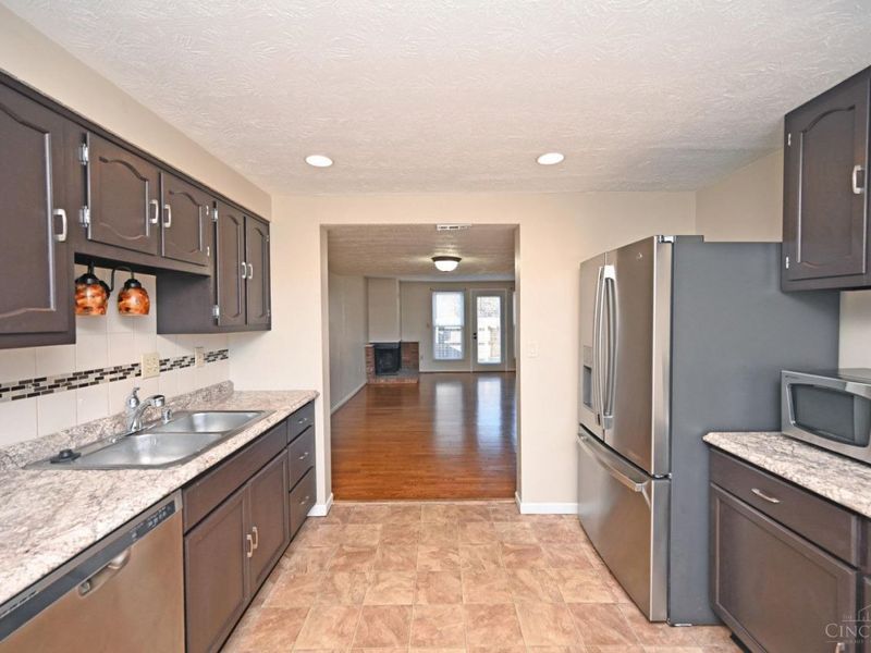 985 Woodlyn Drive N, Anderson Twp, OH 45230 Photo 16