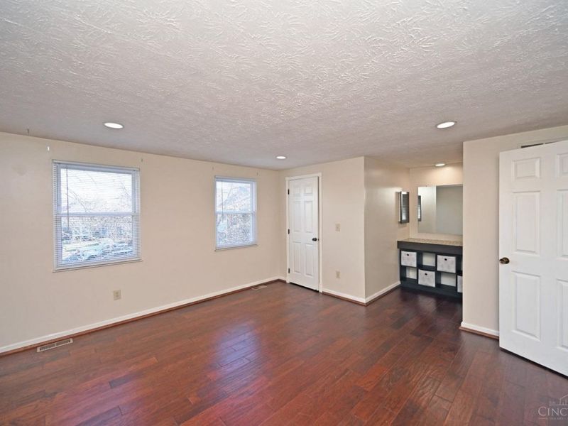 985 Woodlyn Drive N, Anderson Twp, OH 45230 Photo 20