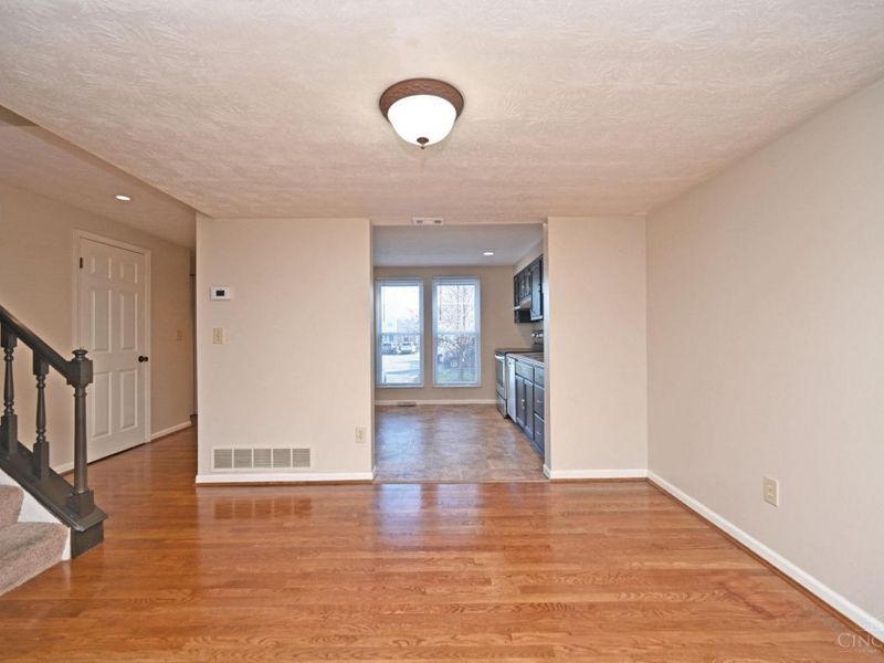 985 Woodlyn Drive N, Anderson Twp, OH 45230 Photo 5