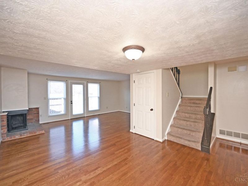 985 Woodlyn Drive N, Anderson Twp, OH 45230 Photo 6