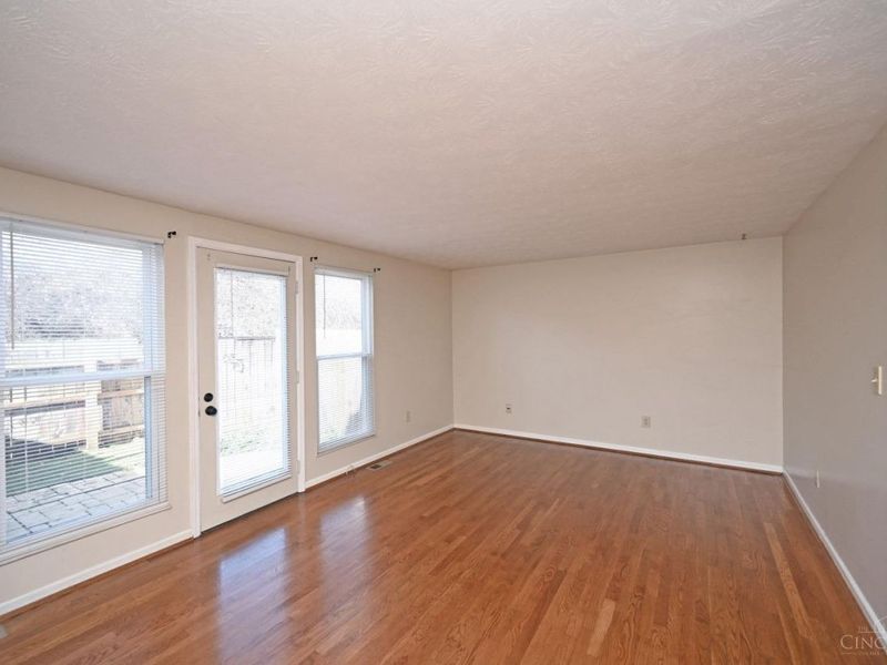 985 Woodlyn Drive N, Anderson Twp, OH 45230 Photo 8