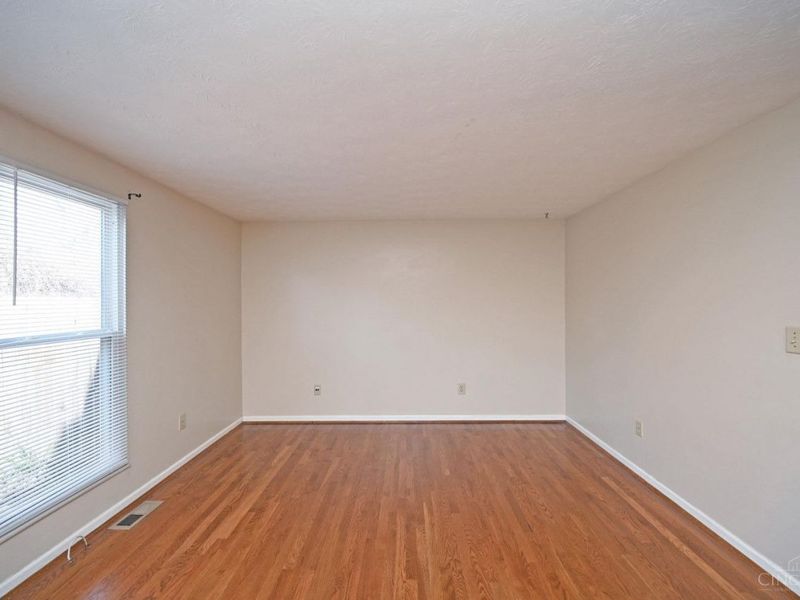 985 Woodlyn Drive N, Anderson Twp, OH 45230 Photo 9