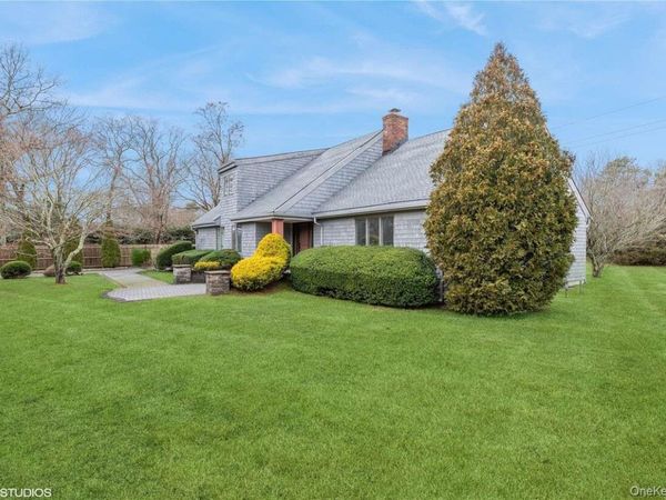 4 Box Tree Road , East Quogue, NY 11942