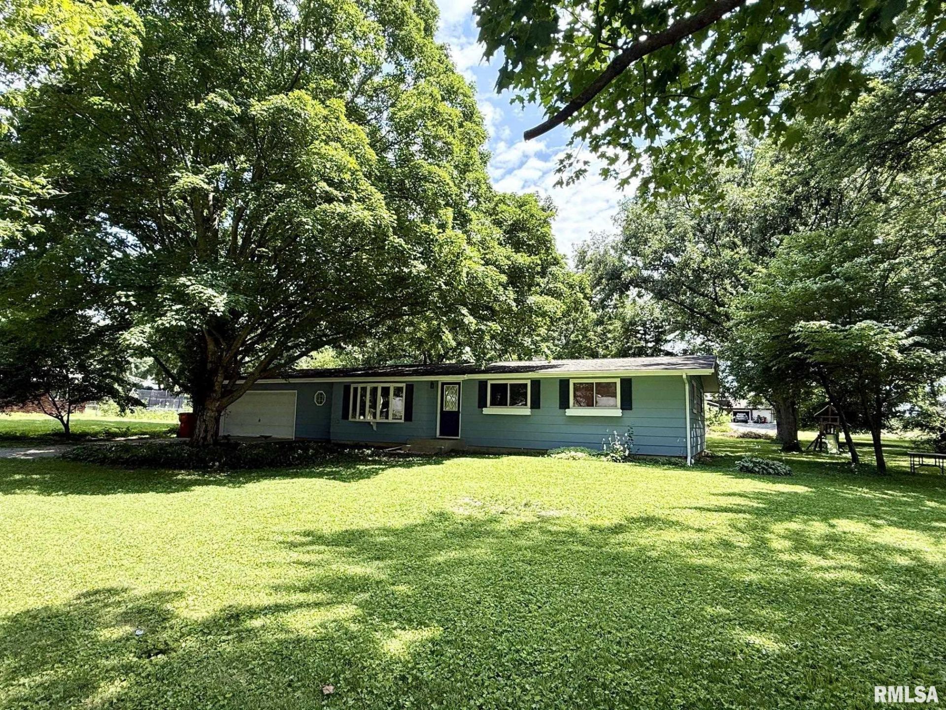 17122 River View Road, Petersburg, IL 62675 Main Photo