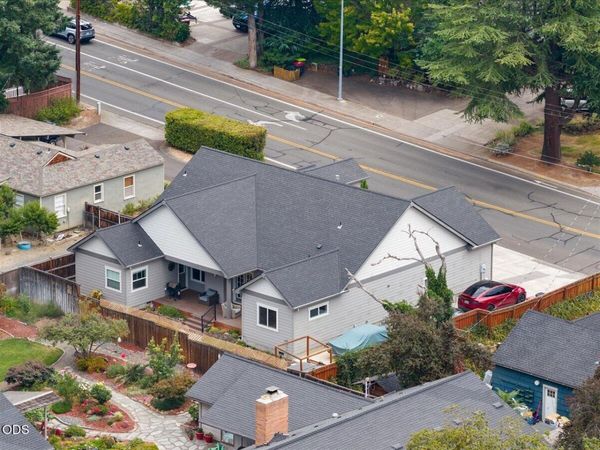 48 Black Oak Drive, Medford, OR 97504