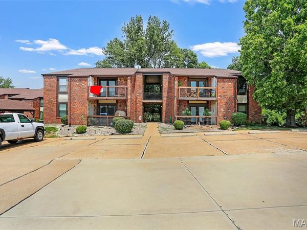 6824 Cottage Grove Lane , Unit F, St Louis, MO 63129