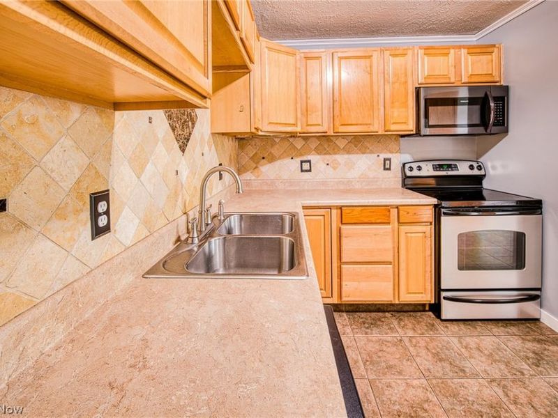 107 Hyder Drive, Madison, OH 44057 Photo 6