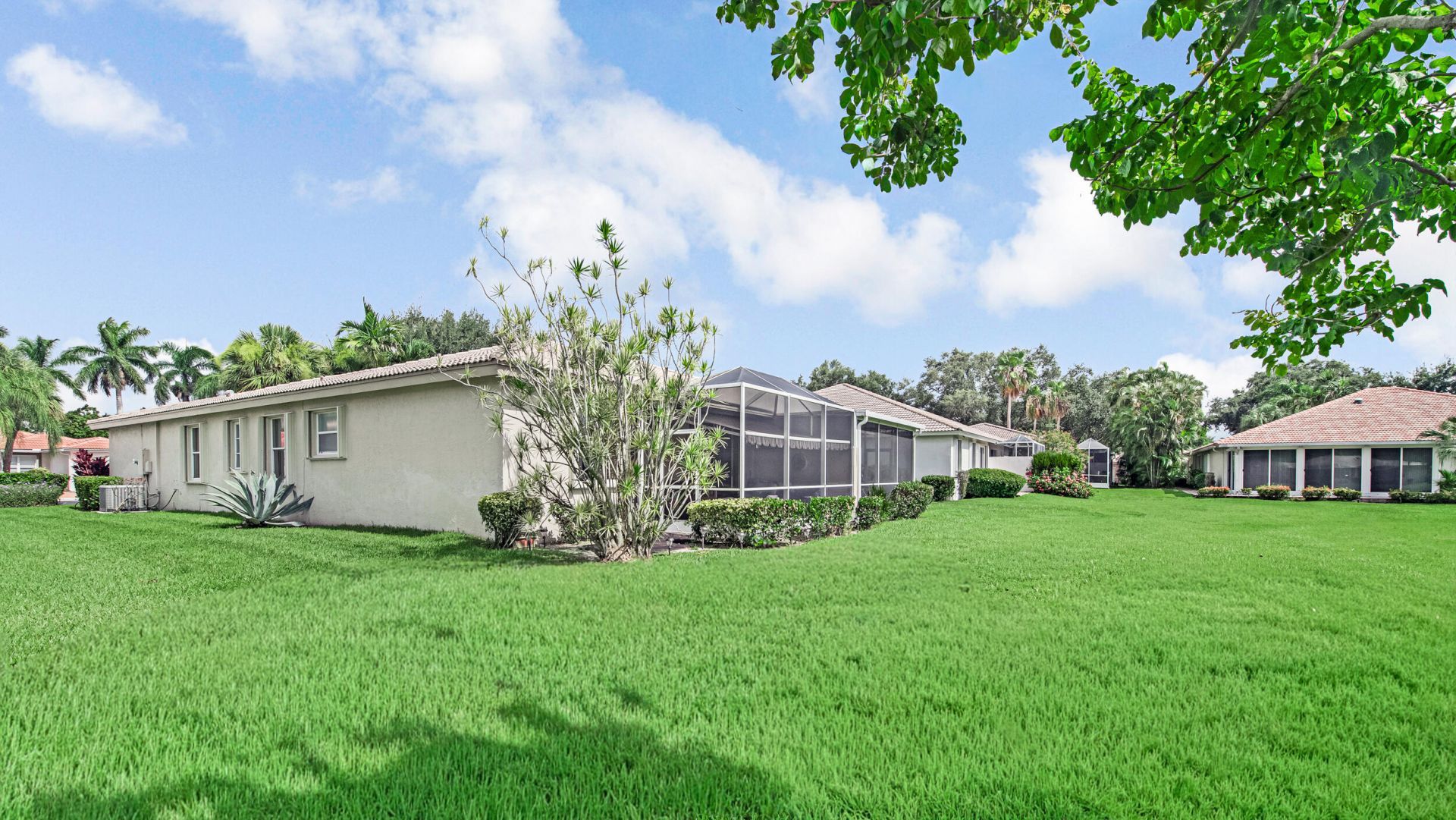 9636 Crescent View Drive N, Boynton Beach, FL 33437 Photo