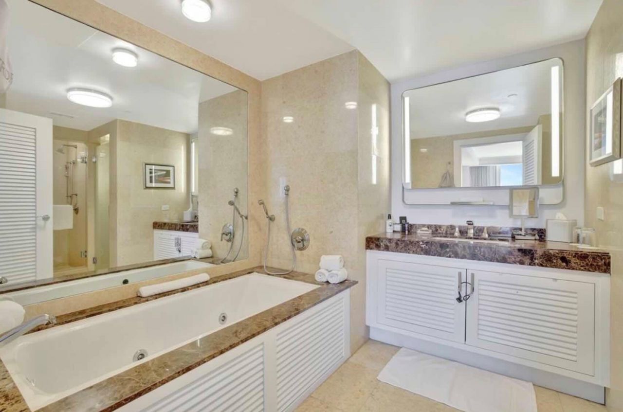 1 N Fort Lauderdale Beach Boulevard, Unit 1607, Fort Lauderdale, FL 33304 Photo