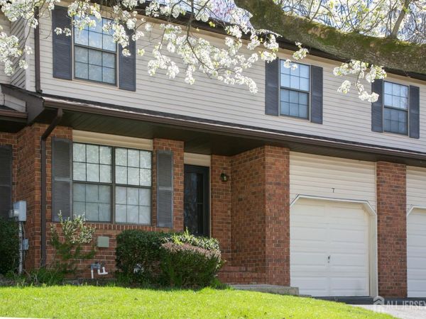 7 Cactus Court , Edison, NJ 08820
