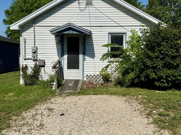 1205 K Avenue , Sterling, IL 61081