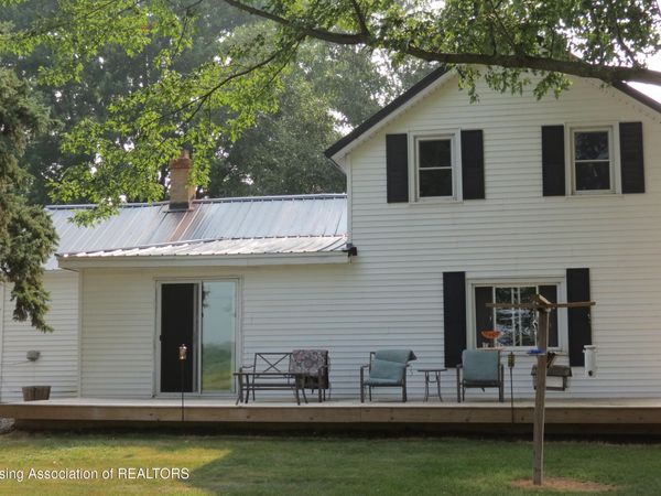 6058 N Meridian Road, Elsie, MI 48831