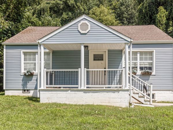 632 W Tri County Boulevard , Oliver Springs, TN 37840