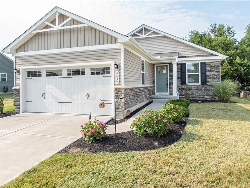 6639 Crystal Harbour Drive, Middletown, OH 45042 Photo 1