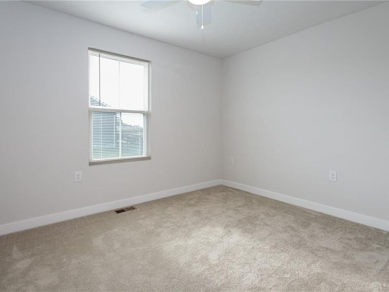 6639 Crystal Harbour Drive, Middletown, OH 45042 Photo 9