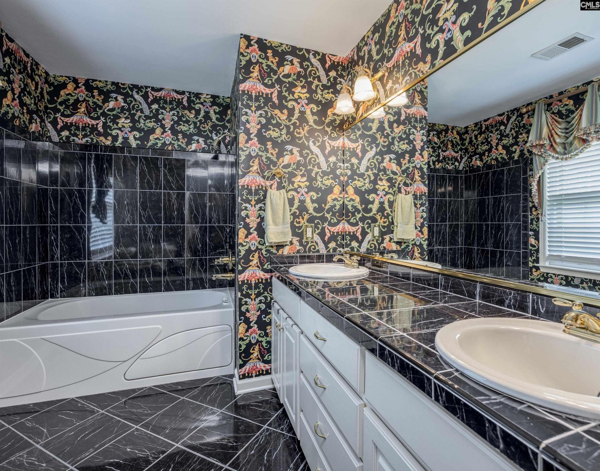 104 Park Shore Drive W Photo 12