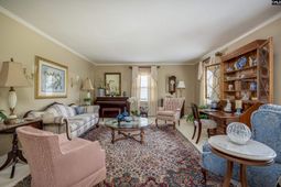 104 Park Shore Drive W photo 4