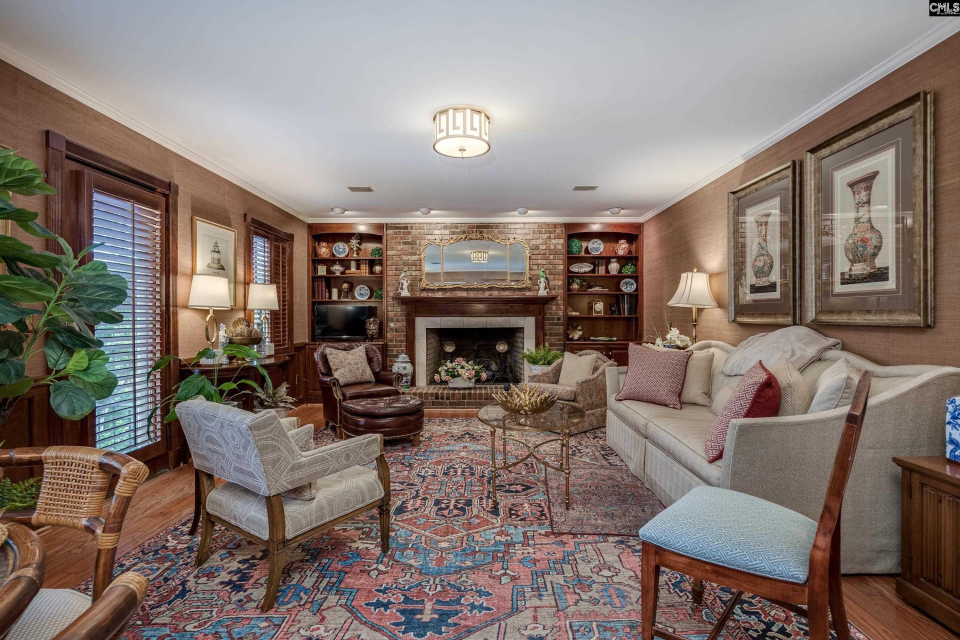 104 Park Shore Drive W Photo 4