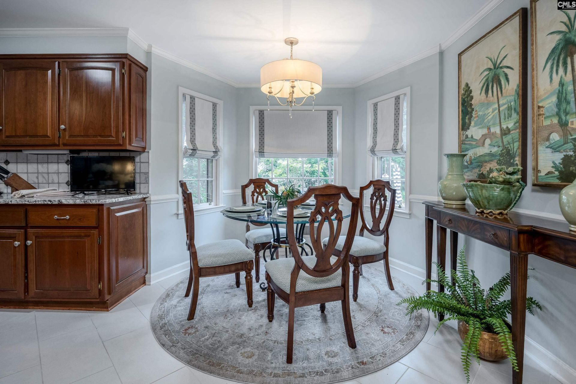 104 Park Shore Drive W Photo 5