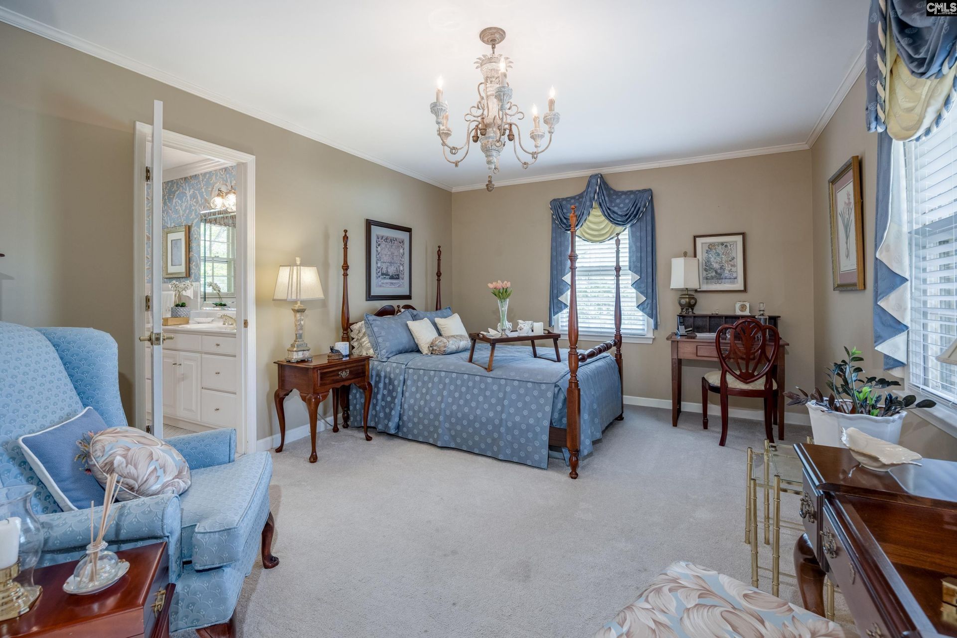 104 Park Shore Drive W Photo 9
