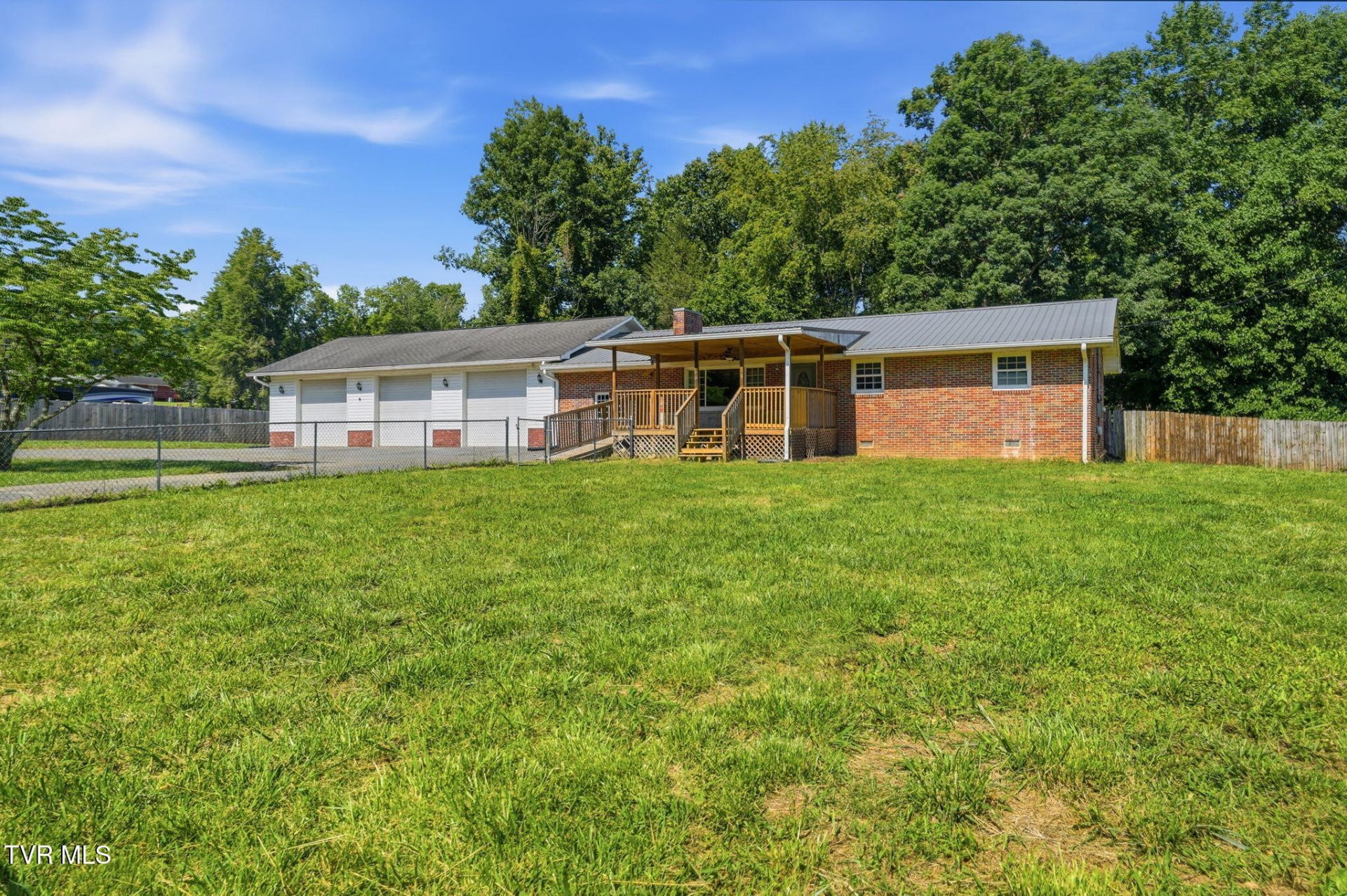284 H Heaton Road, Elizabethton, TN 37643 Main Photo