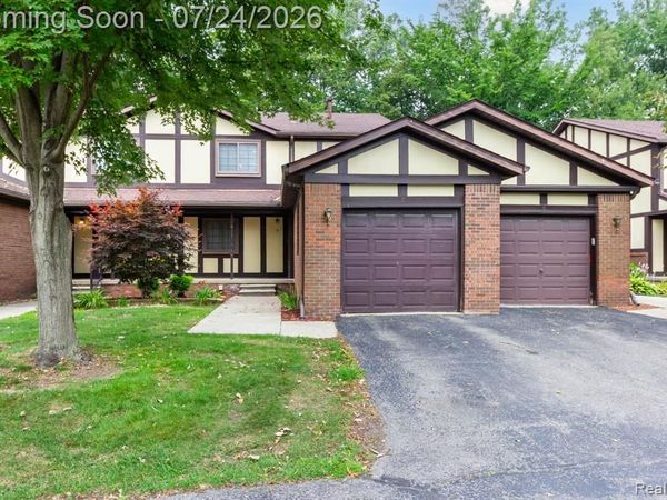 7 Parkplace W , Allen Park, MI 48101