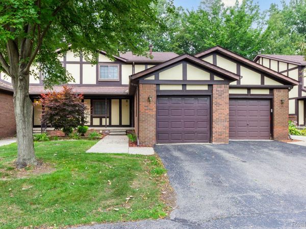 7 Parkplace W, Unit 7, Allen Park, Mi 48101