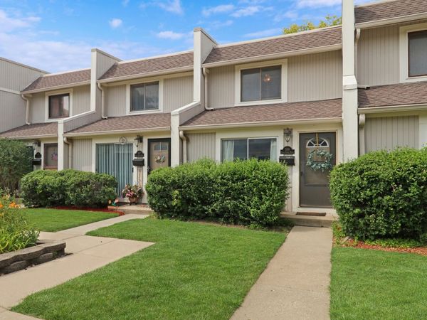 539 Quail Creek Drive , Grayslake, IL 60030