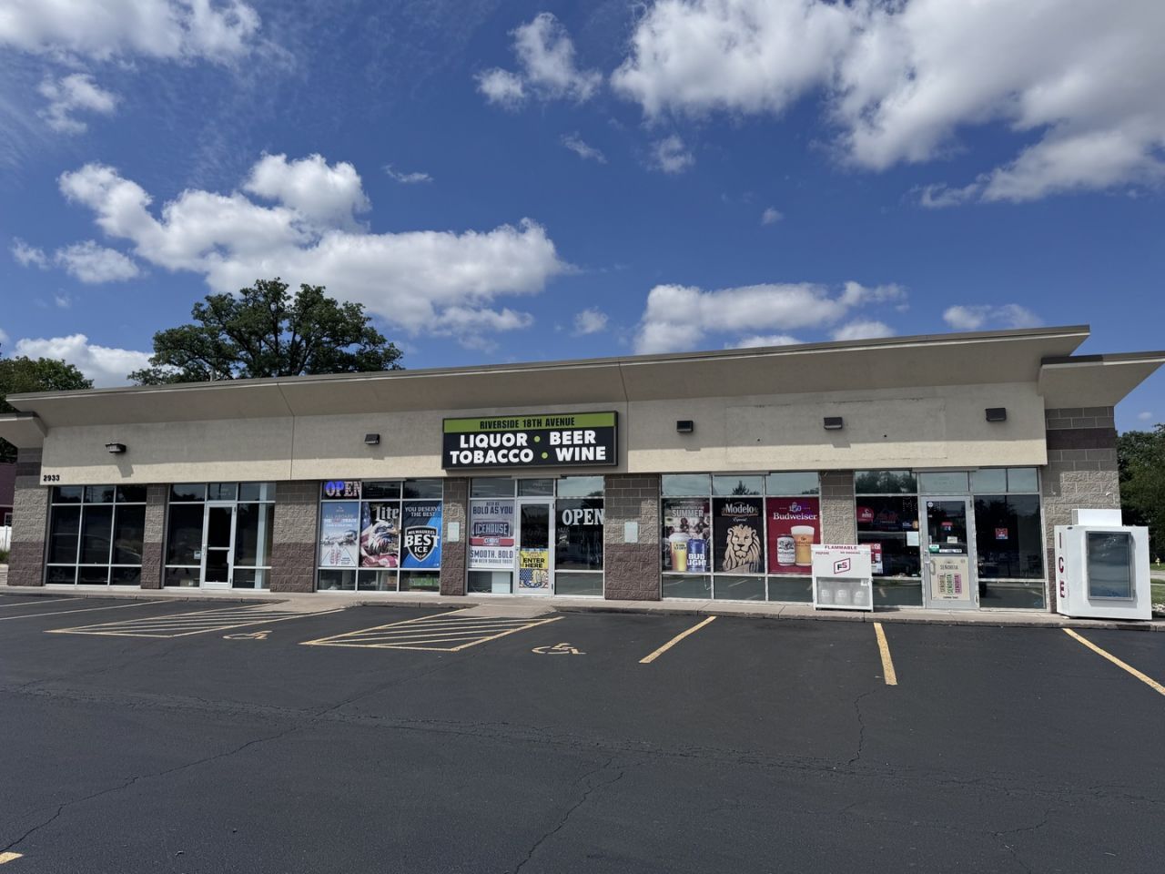 2933 18TH Avenue, Rock Island, IL 61201