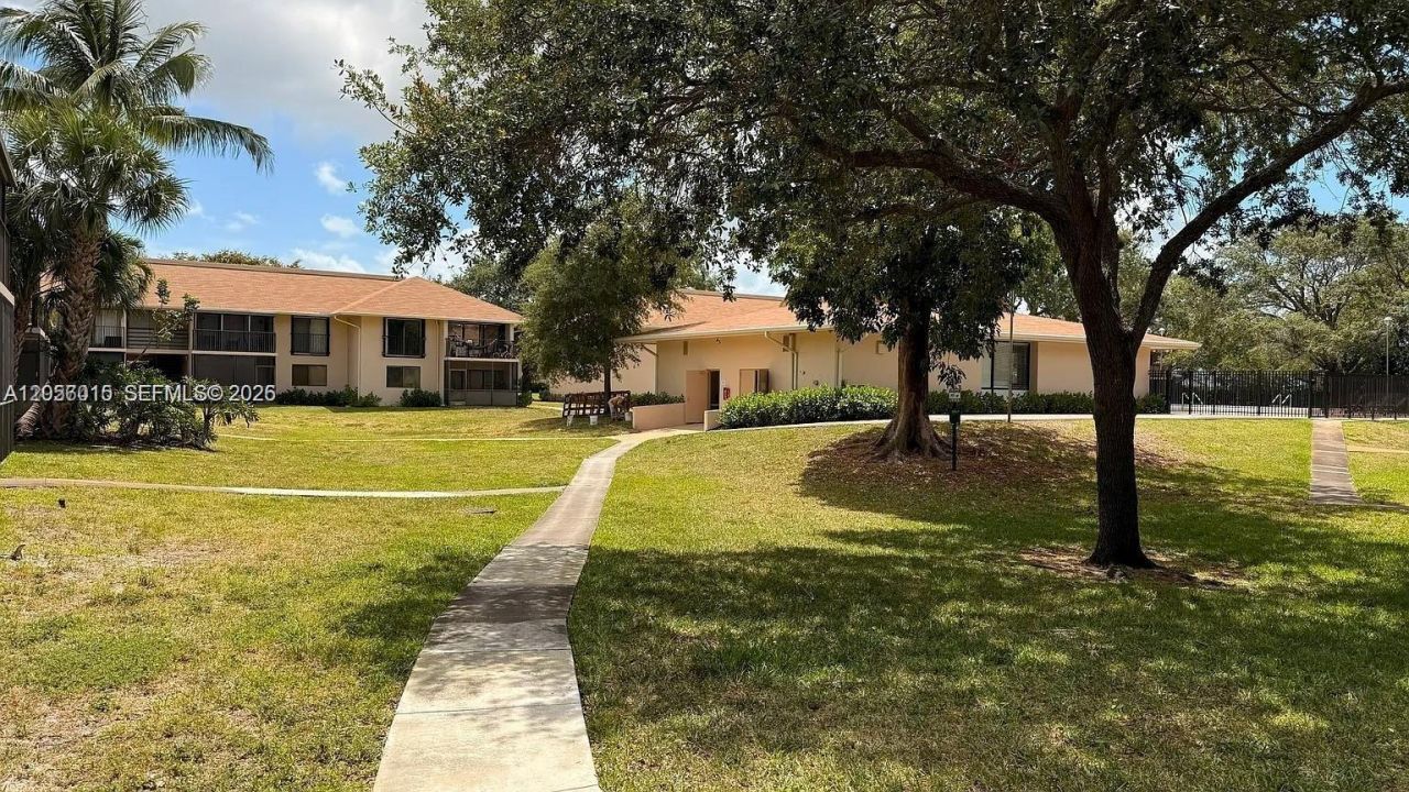 5921 Washington St, Unit 128, Hollywood, FL 33023 Photo