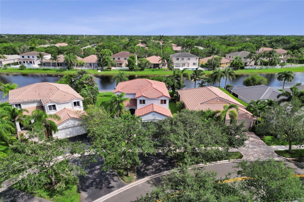 1216 Chinaberry Dr, Weston, FL 33327 Photo