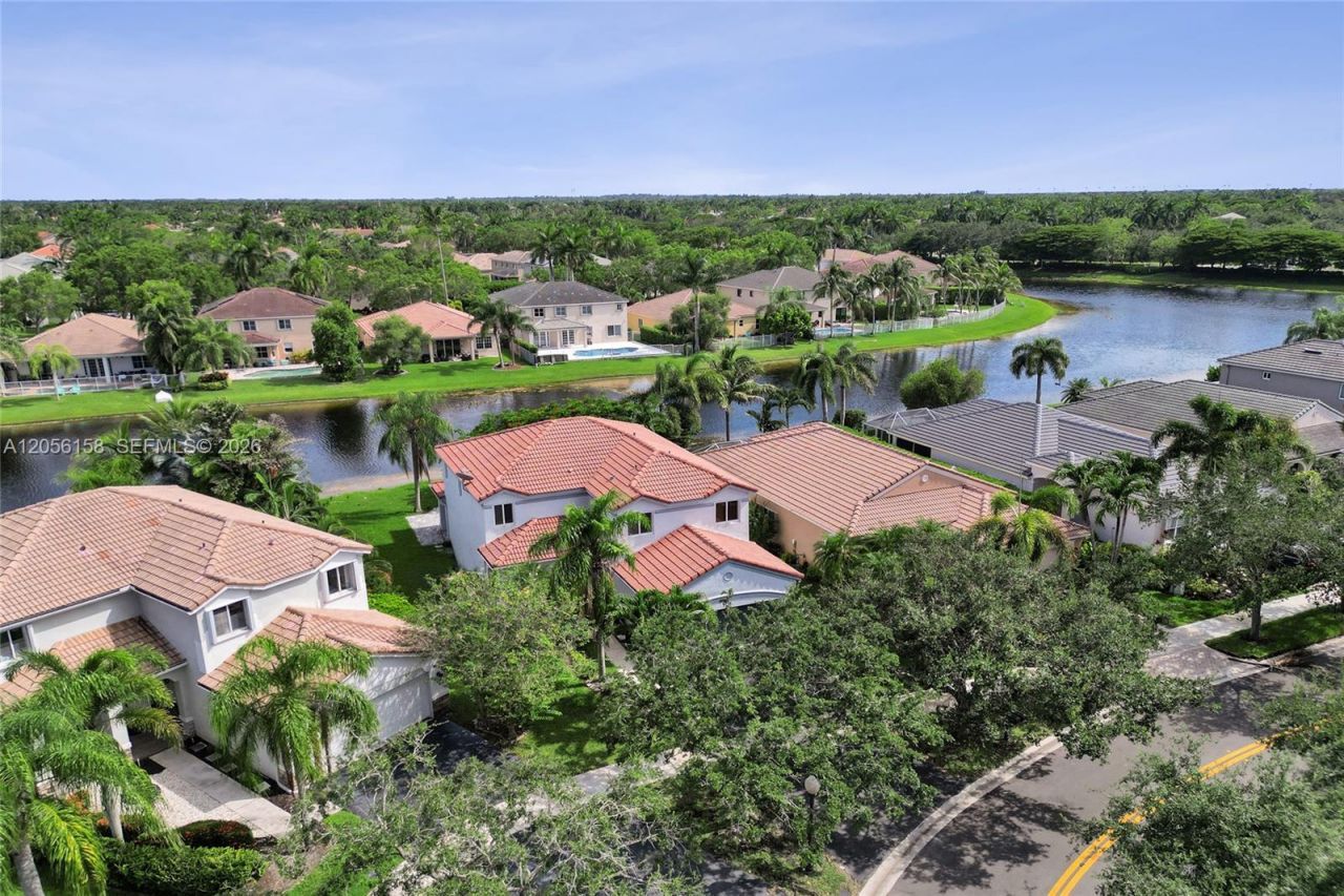 1216 Chinaberry Dr, Weston, FL 33327 Photo