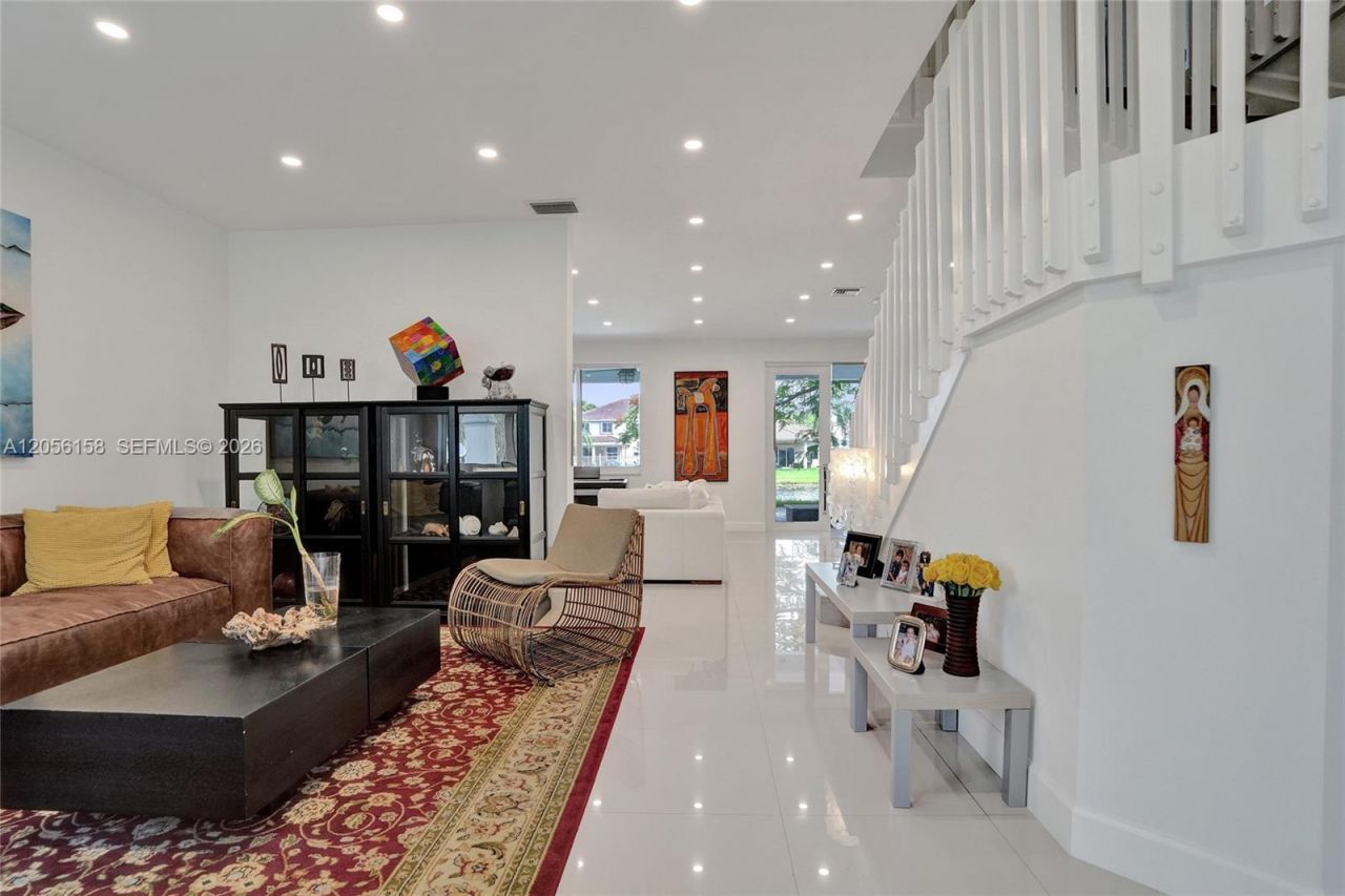1216 Chinaberry Dr, Weston, FL 33327 Photo