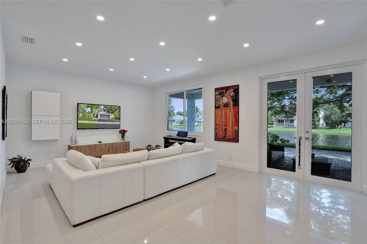 1216 Chinaberry Dr, Weston, FL 33327 Photo