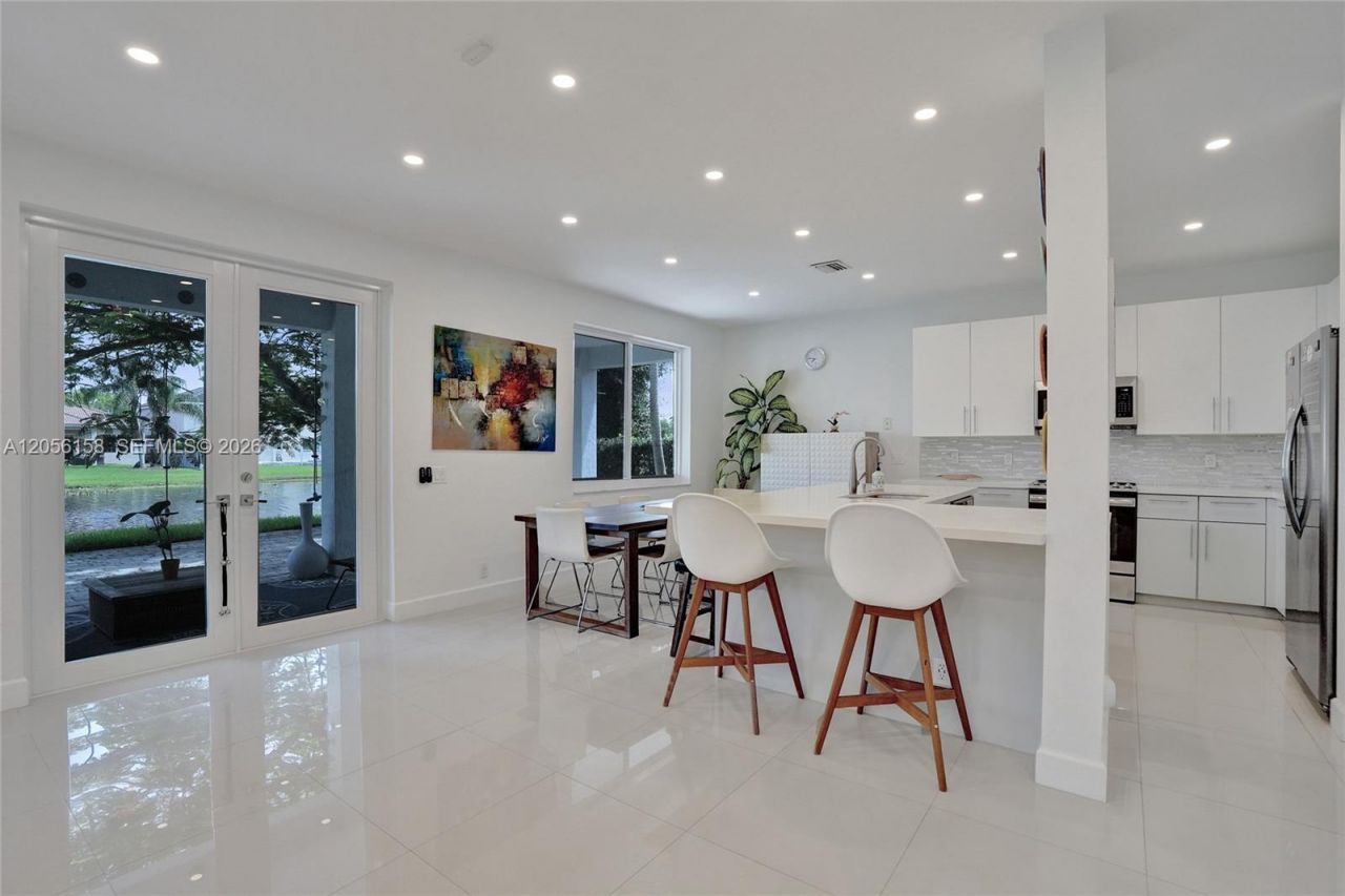 1216 Chinaberry Dr, Weston, FL 33327 Photo