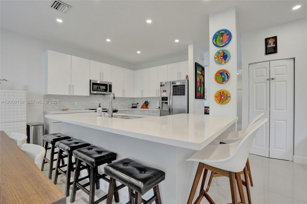 1216 Chinaberry Dr, Weston, FL 33327 Photo