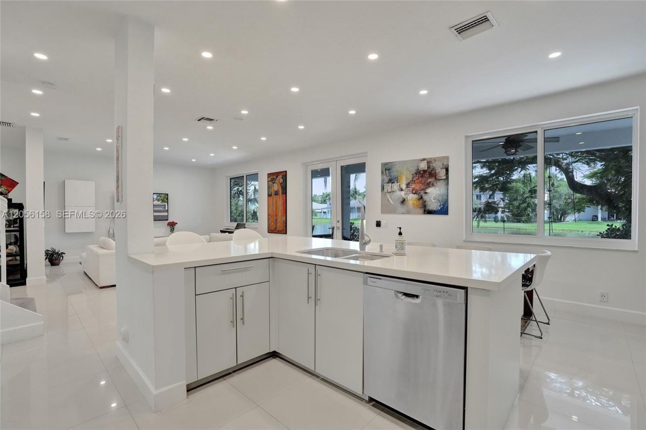 1216 Chinaberry Dr, Weston, FL 33327 Photo