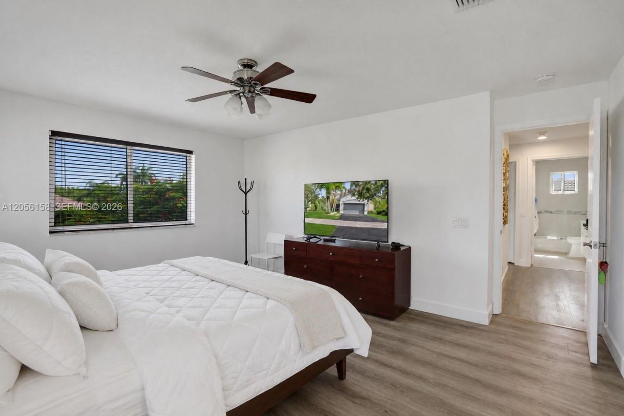 1216 Chinaberry Dr, Weston, FL 33327 Photo