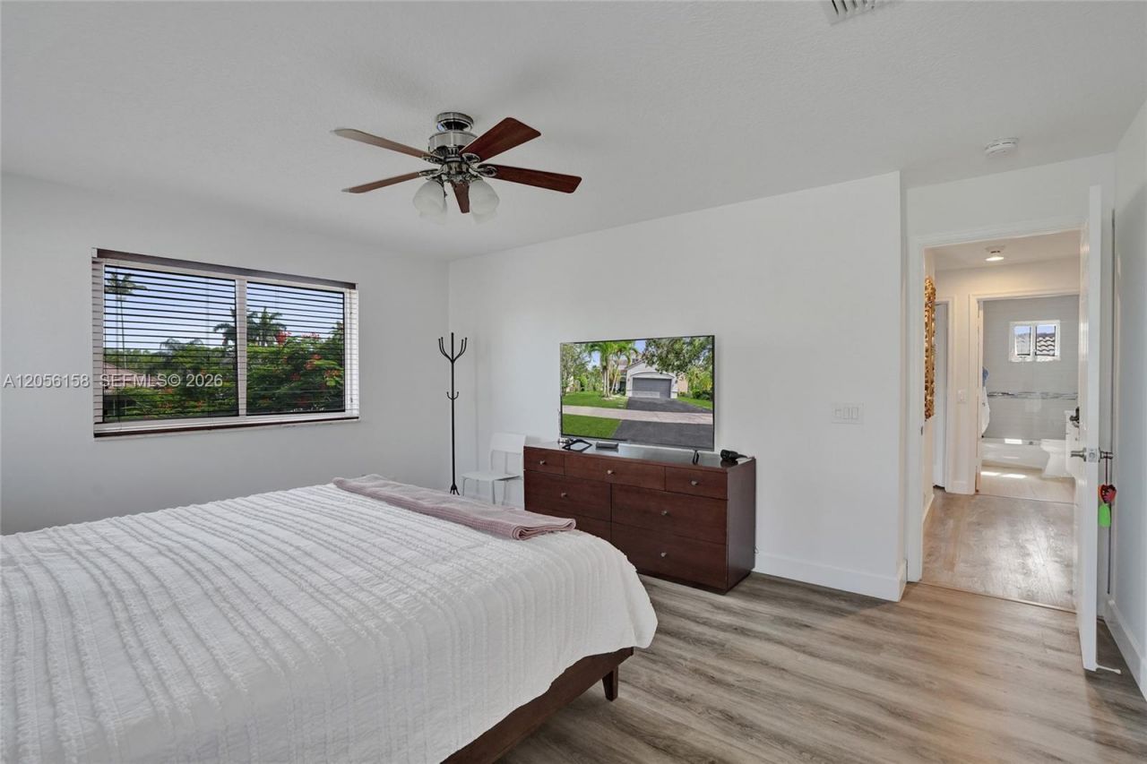 1216 Chinaberry Dr, Weston, FL 33327 Photo