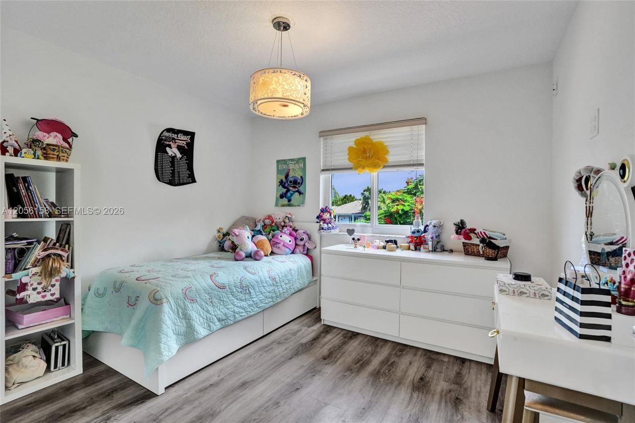 1216 Chinaberry Dr, Weston, FL 33327 Photo