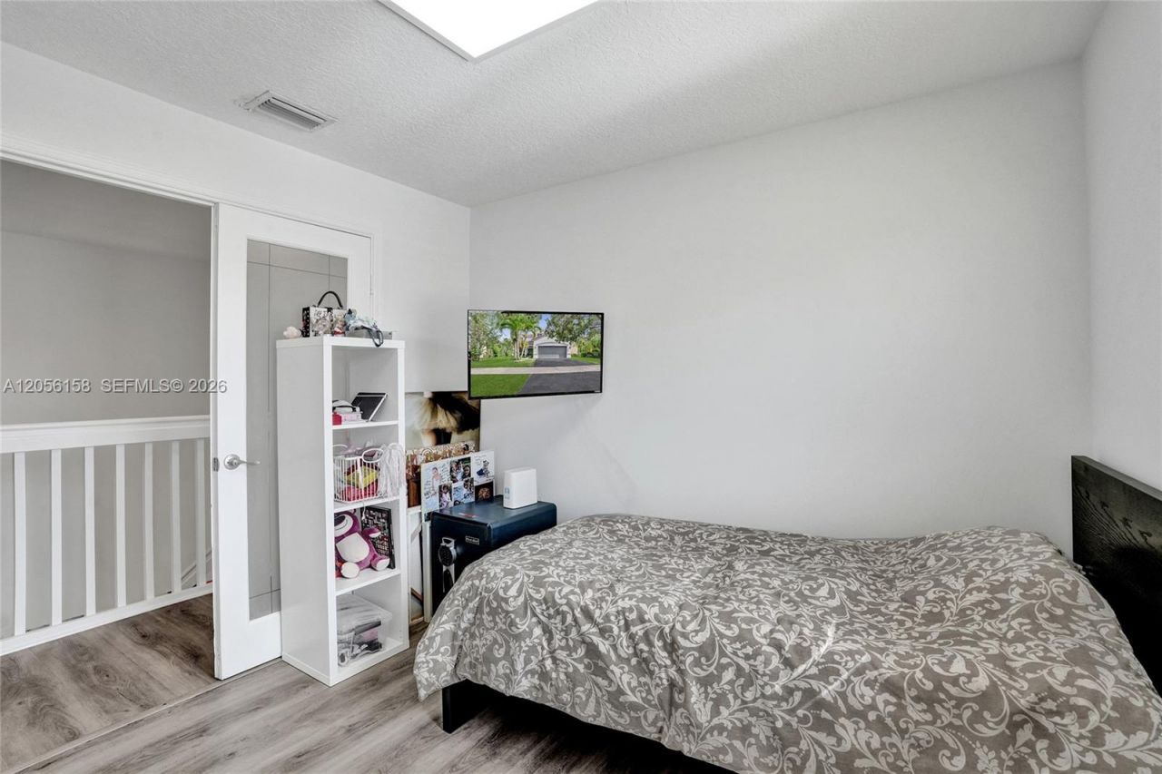 1216 Chinaberry Dr, Weston, FL 33327 Photo