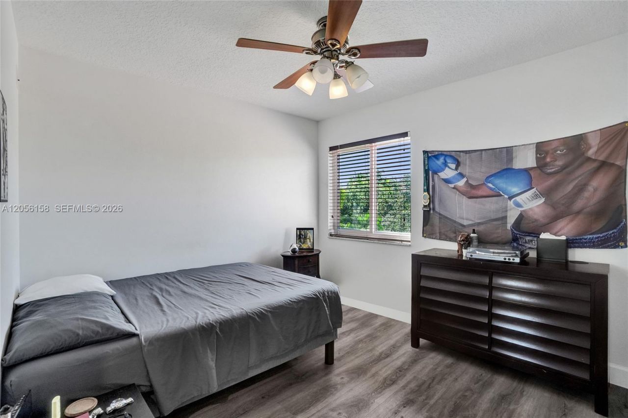 1216 Chinaberry Dr, Weston, FL 33327 Photo