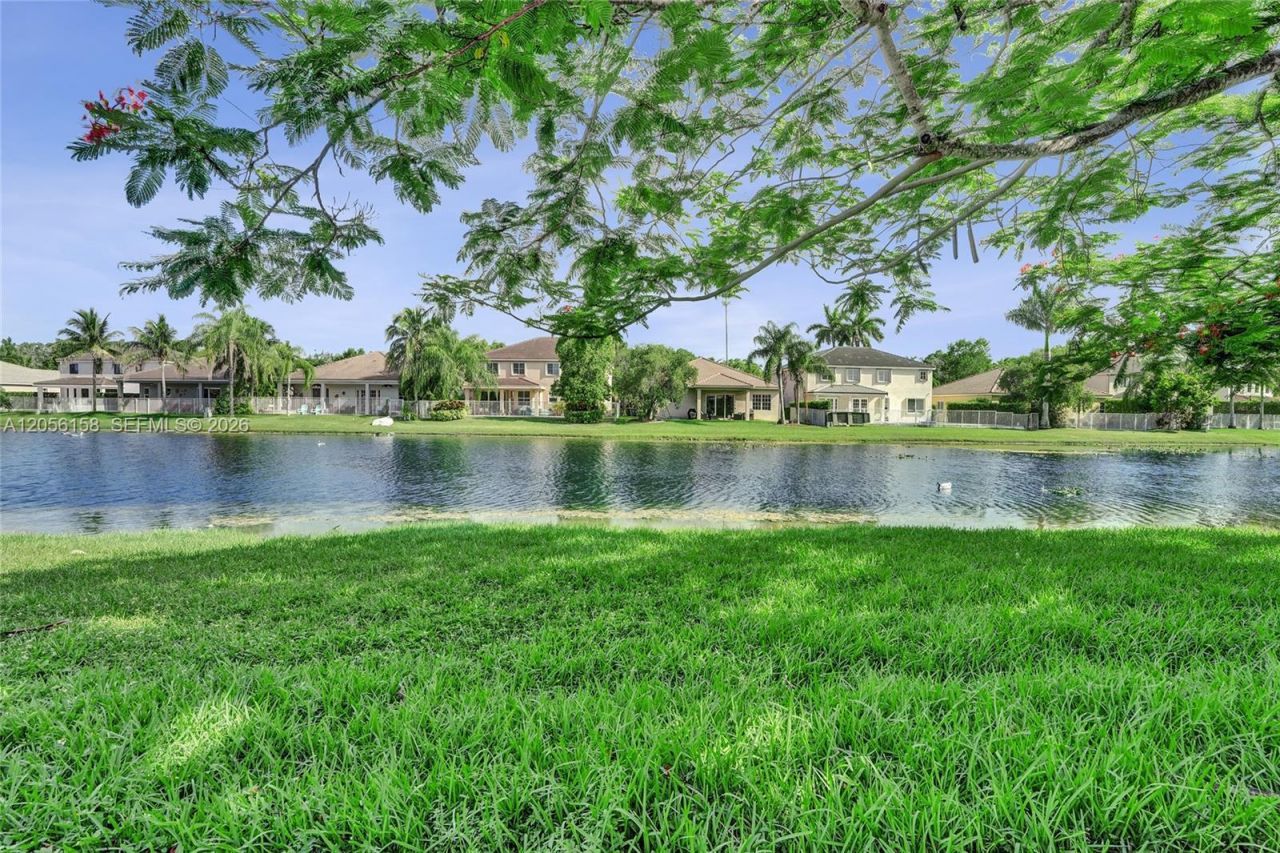1216 Chinaberry Dr, Weston, FL 33327 Photo