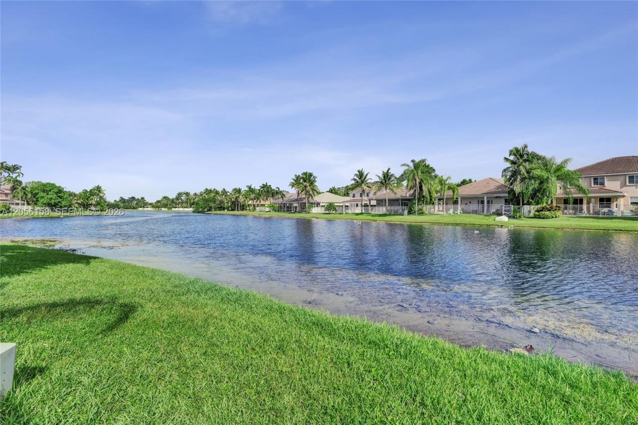 1216 Chinaberry Dr, Weston, FL 33327 Photo