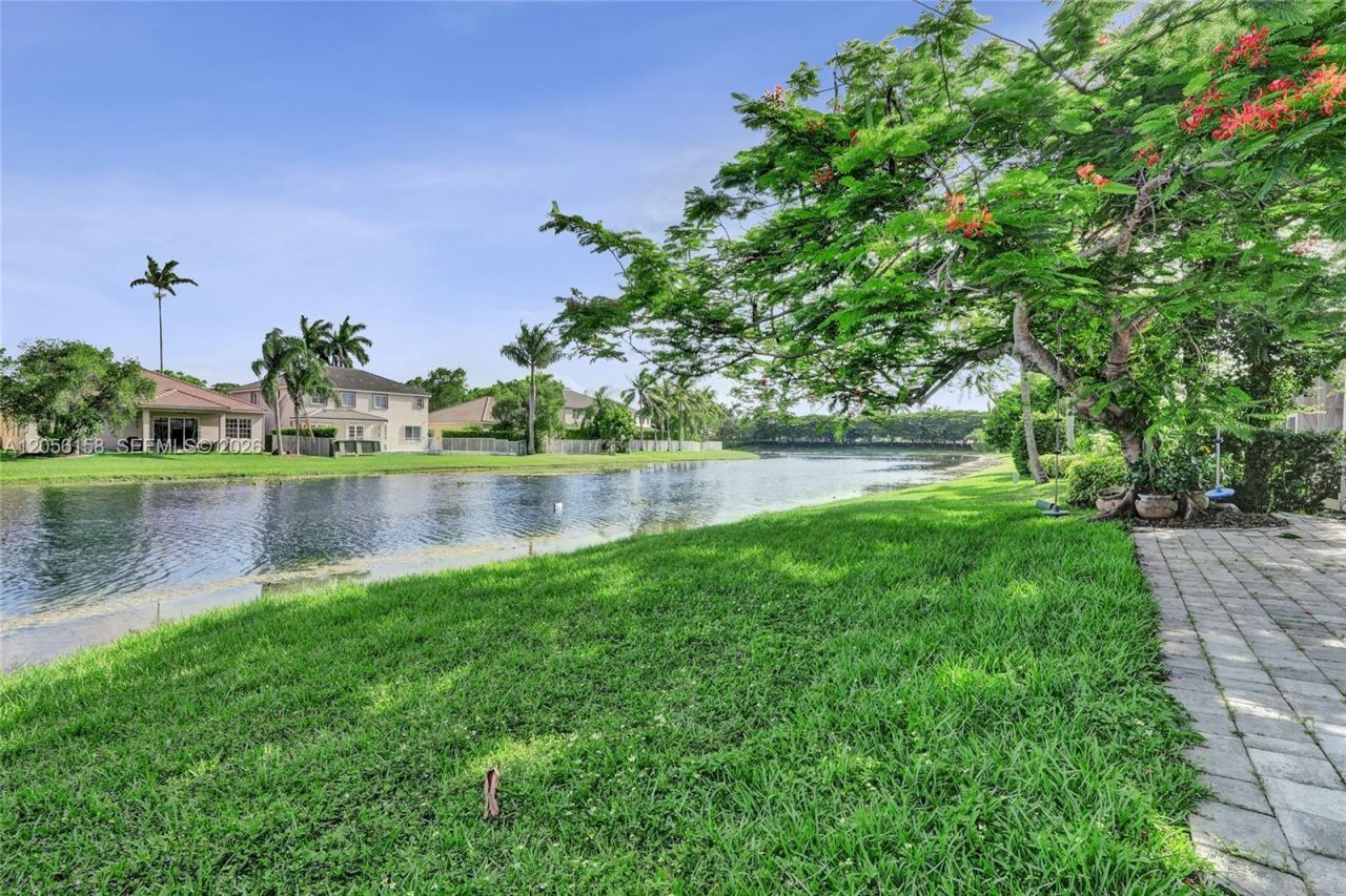 1216 Chinaberry Dr, Weston, FL 33327 Photo