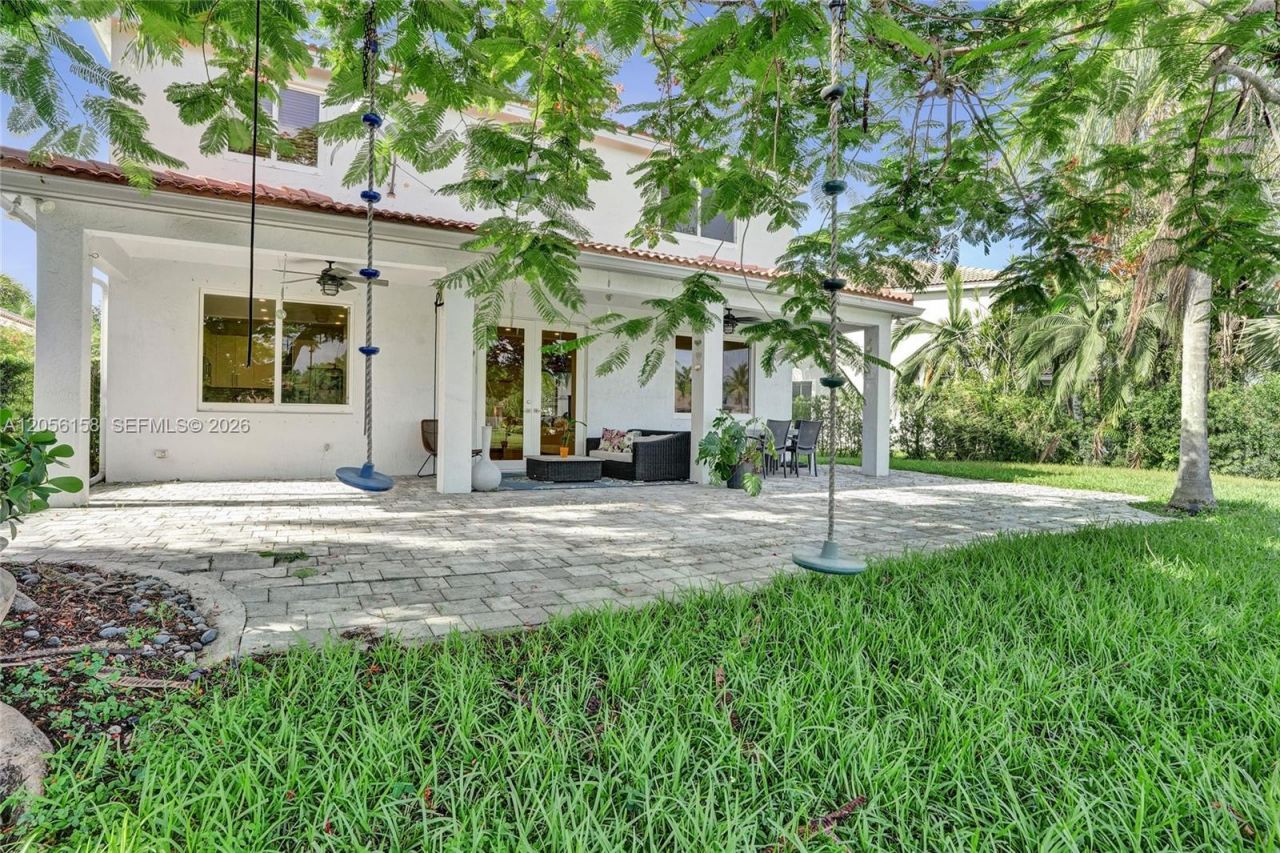 1216 Chinaberry Dr, Weston, FL 33327 Photo