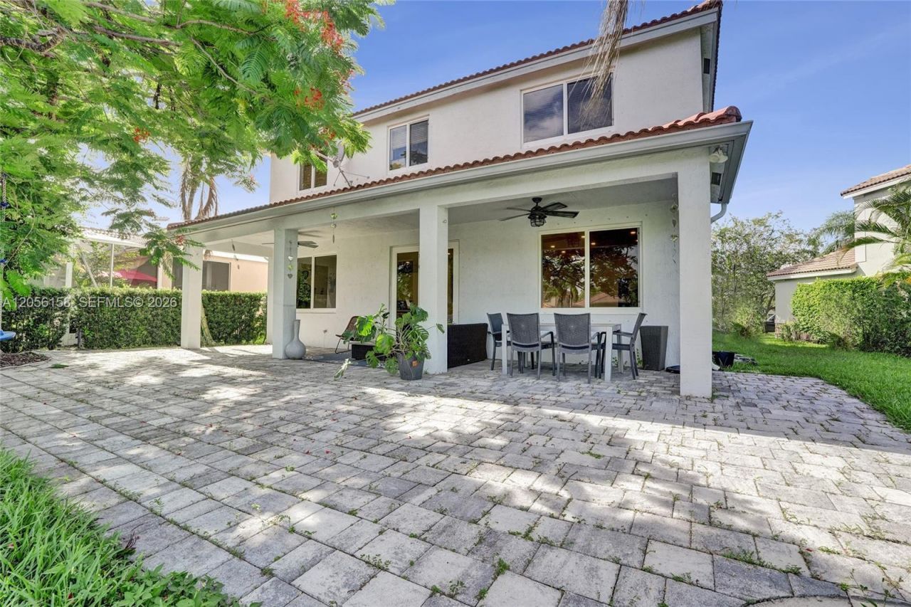 1216 Chinaberry Dr, Weston, FL 33327 Photo