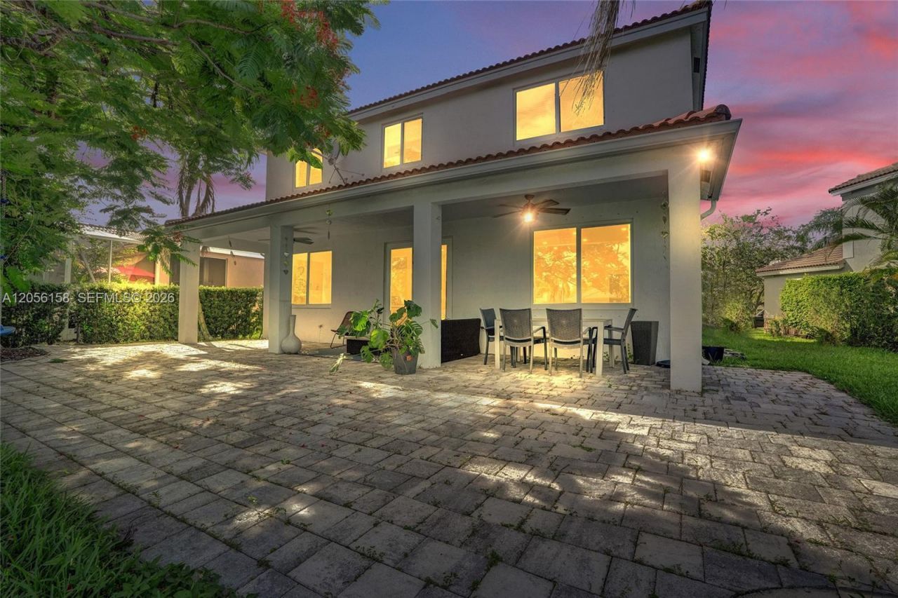 1216 Chinaberry Dr, Weston, FL 33327 Photo
