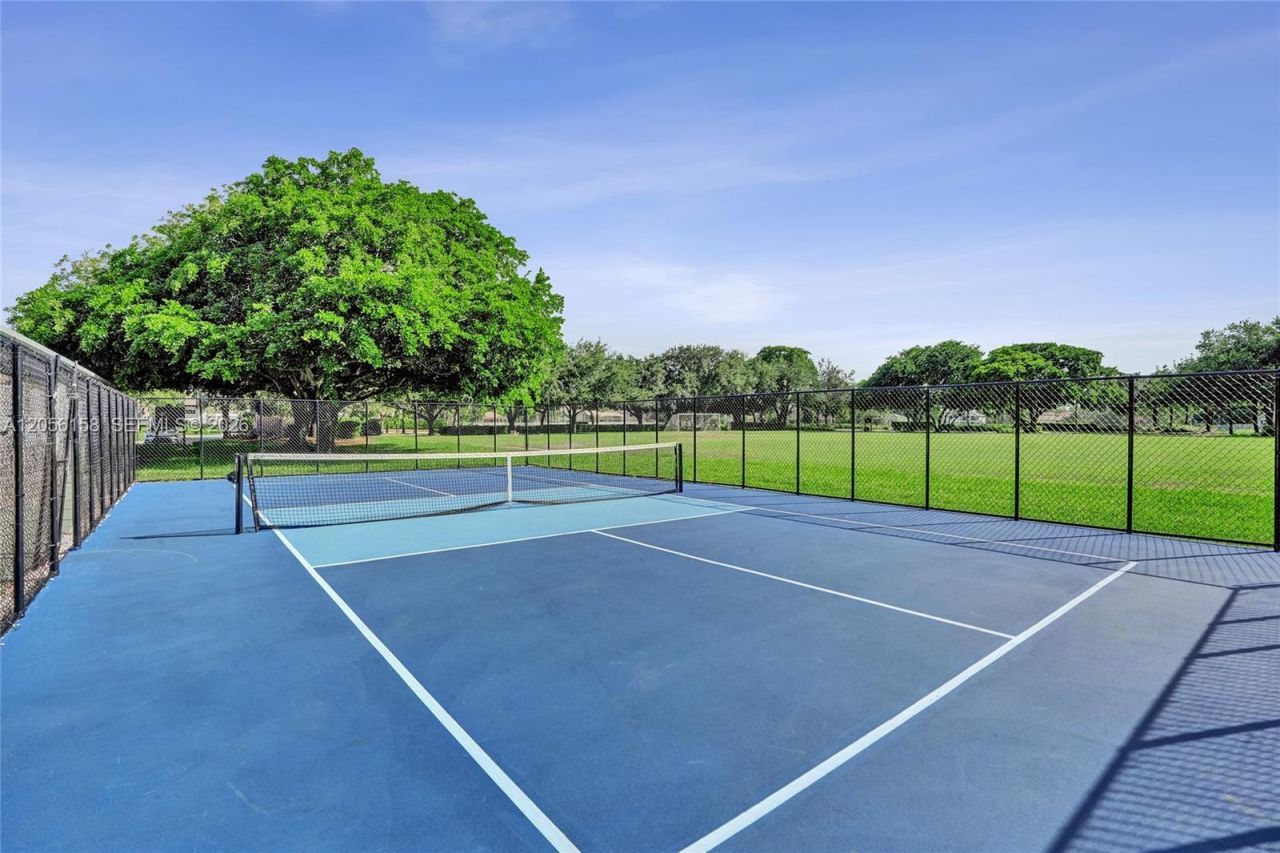 1216 Chinaberry Dr, Weston, FL 33327 Photo