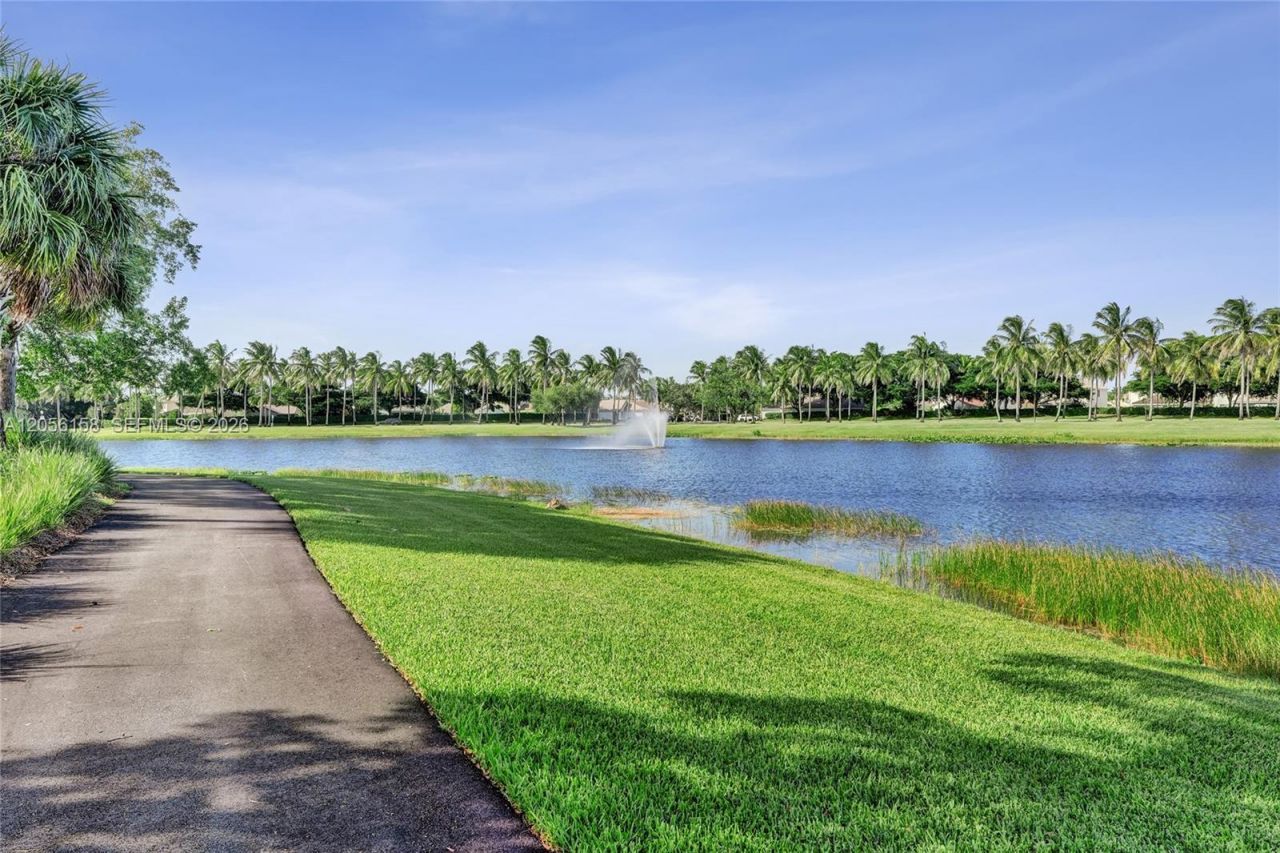 1216 Chinaberry Dr, Weston, FL 33327 Photo